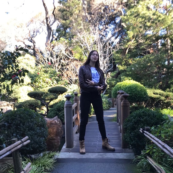 Meet your Posher, Clara - Picture 1 of 1